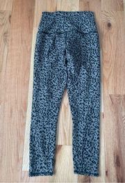 The Mia Legging Animal Print Leopard 7/8 Leggings Size Small