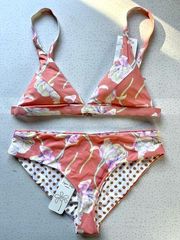 Dippin Daisy’s Swimwear DIPPIN DAISYS Tulips Print Bikini Set Size Medium NWT