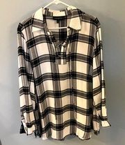 Top Womens Size 18/20 Black/White Plaid Flannel Lace Up Tunic
