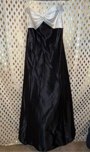 Jessica McClintock for Gunne Sax formal gown prom wedding bridesmaid black and w