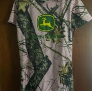 NWT John Deere Mossy Oak Pink Tshirt