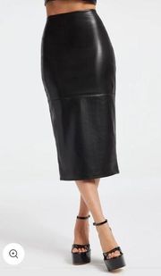 Good American FAUX LEATHER MIDI SKIRT