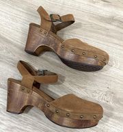 House of Harlow 1960 Suede
Leather Cherub Clogs size 8.5