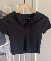 black cropped v neck