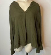 Easel Top MEDIUM Olive Green V-Neck Long Sleeve Womens Rayon Popover Modern Chic