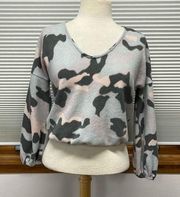 Sadie & Sage Gray and Pink Camo V-Neck Soft Cropped Sweater Size XS