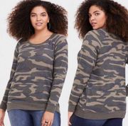 camo soft plush crewneck raglan sweatshirt women Size 5/ equivalent 28