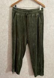 Victoria's Secret / Pink women's large green velour pants