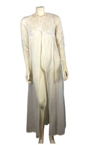 Vintage Vanity Fair Flowing Chiffon Lace Sheer Gown Robe 1960’s size 30 XS