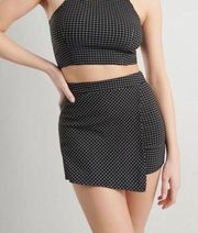 | Black and white Skort