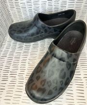 CROCS Clog NERIA PRO II Work Clog Black Leopard Dual Comfort Nurse Cook size 8