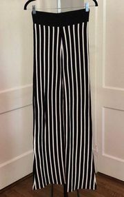 Ontwelfth size small black and white striped knitted pants