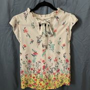 Crescent & Willough: Cream/yellow tank top with capped sleeves- floral- size L