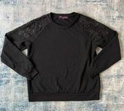 Gloria Vanderbilt Black Floral Lace Shoulder Sweater Medium