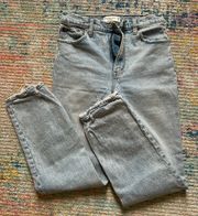 Abercrombie Ultra High Rise 90s Straight Jean