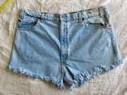 550 Vintage Distressed Mom Jean Shorts