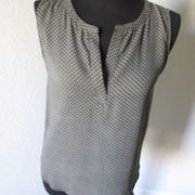 Premise Studio V-neck Top - Size Medium