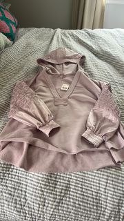 NWT  Moment Sweatshirt Lilac