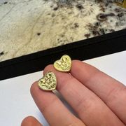 Signed Avon Disney Gold Tone Small Dainty Minnie Mouse Heart Clip On Earrings