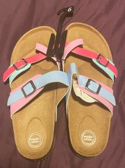 NWT Cute and Comfy Sandals Size 6