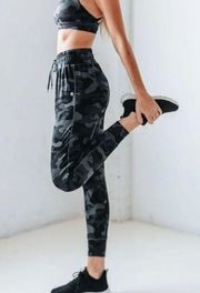 Senita Camo Weekend joggers