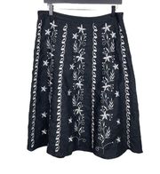 Lucy & Laurel Black and White Floral Embroidery Linen Fit & Flare Skirt Size 8