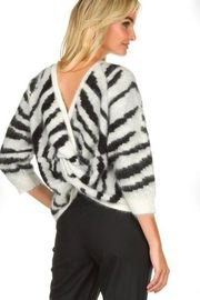 BA&SH
Zebra print sweater with twisted back Zaya | black & white