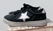 Women's Time and Tru Fashion Sneaker black silver star size 8