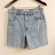 Abercrombie & Fitch  Ultra High Rise 90s Straight Jean Exposed Seam Shorts Size 6