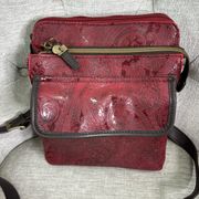 Relic Red Tooled Crossbody Purse Pockets Zippers Adjustable Strap