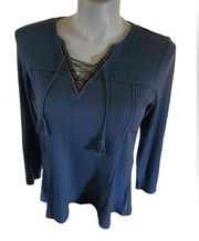 Eddie Bauer size medium blue top bust 38 inches length is 26 inches V-neck