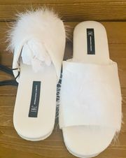 Satin Marabou Slide Slippers white size medium. Feather trim Q30