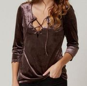 Gimmicks by bke plum velvet lace up blouse size small