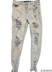 Distressed Skinny Jeans