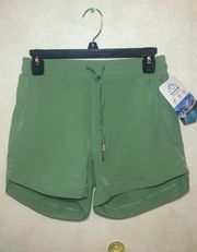 Mountain And Isles Shorts 