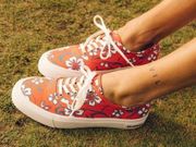 Woman's Sneakers & Athletic Shoes SeaVees Legend Sneaker Hoffman red floral 9.5