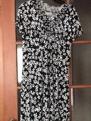 Maxi dress, size 1. Stunning black and white by Chico’s