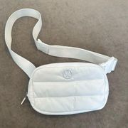 Lululemon puffer belt bag. Never worn. Very clean. Color- white. Size- OS