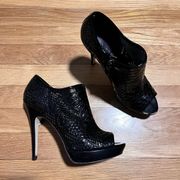 Via Spiga Elvira Black Patent Peep Toe Booties - Size 8.5M