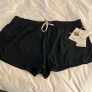 Vuori clementine short NWT ink color