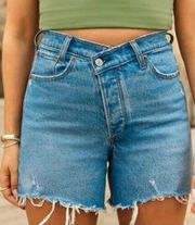 Abercrombie & Fitch Curve love The Dad Short High Rise criss cross