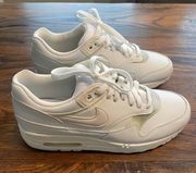 Like New  Women’s Air Max 1 White Sneakers Size 8