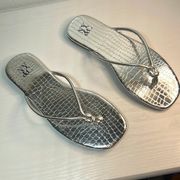 NWOT New York and Company sandals in silver Size 6.5-7 /37