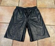 PULL ON VEGAN LEATHER BERMUDA SHORTS BLACK SMALL