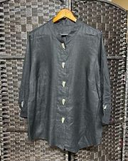 Go Silk Women's Linen Asymmetric Aline Top Size Small Black Wooden Buttons Up