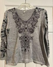 Dress barn women’s long sleeve vneck top