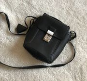 Women's Black Pashli Camera Bag