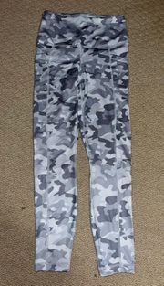 90 Degrees by Reflex Gray and White Camo Leggings (New)