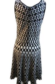 Women's ALICE + OLIVIA Dress Black & White Geometric Knit Fit-n-Flare Dress Med