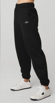 NWT Alo Yoga Accolade Sweatpants Cool Chrome Logo Black, Pockets Size M